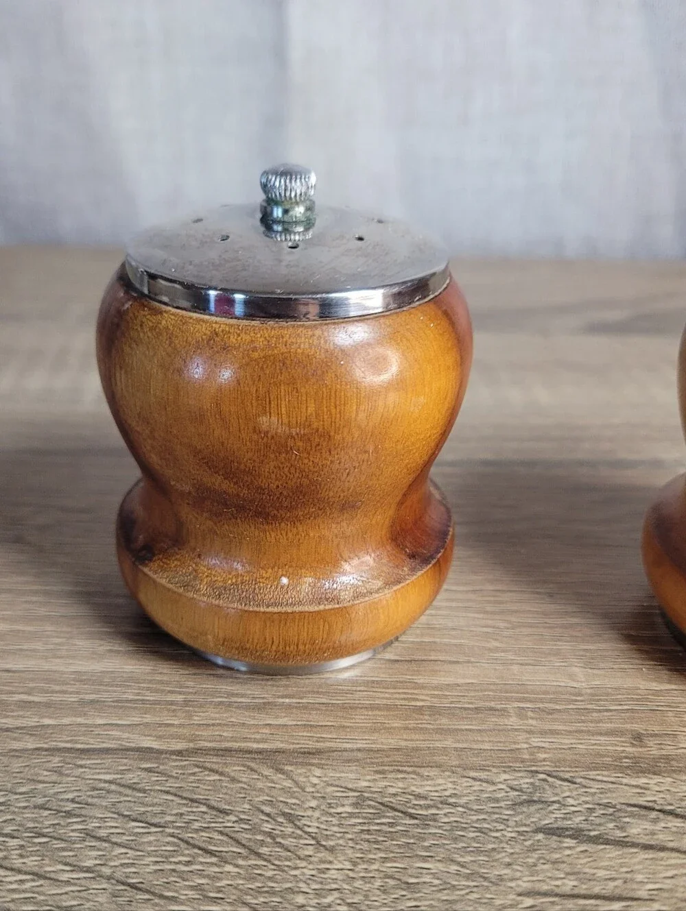 Wooden Salt and Pepper Mill Set with Chrome Tops - Brown MCM Vintage